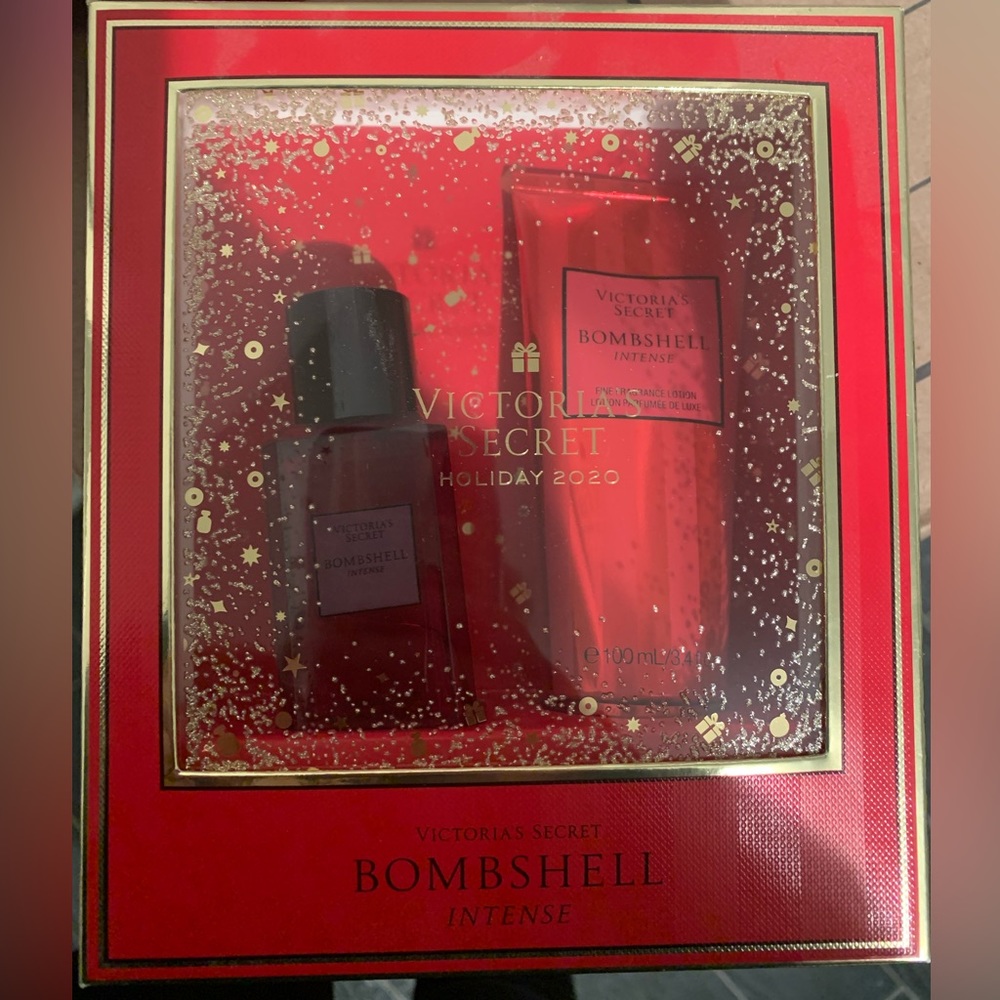 Victoria’s Secret Bombshell set